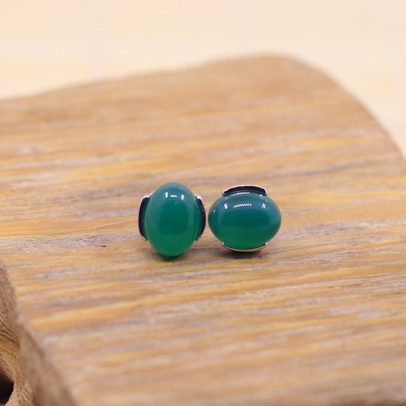Sterling Siver Jade Earrings. - Picture 5 of 5